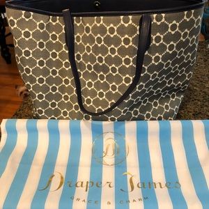 🎉MAKE AN OFFER 🎉NEVER BEEN USED! Draper James